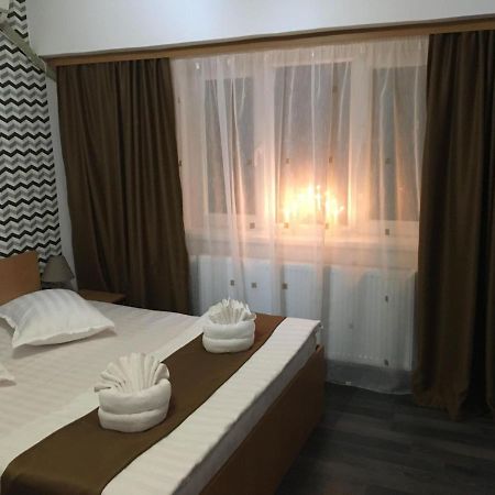 Karla Residence / Greta Residence Resita Ngoại thất bức ảnh