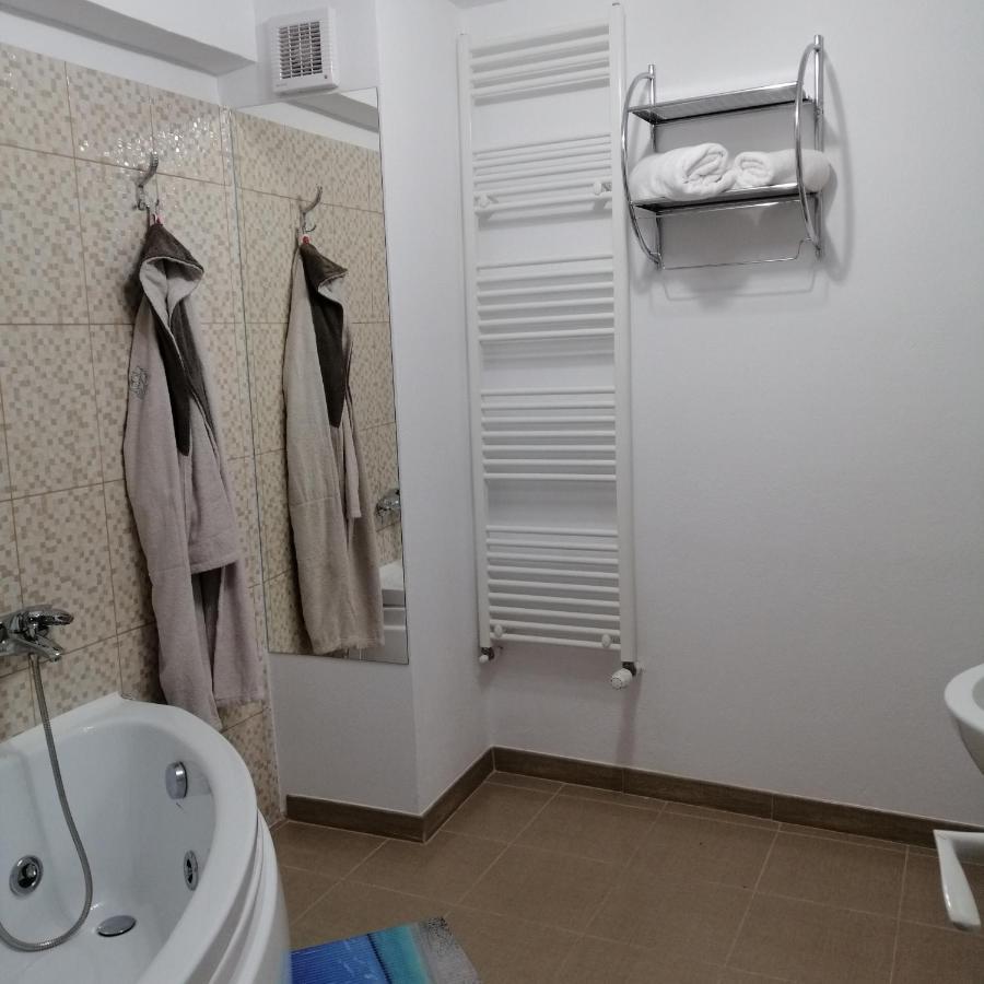 Karla Residence / Greta Residence Resita Ngoại thất bức ảnh