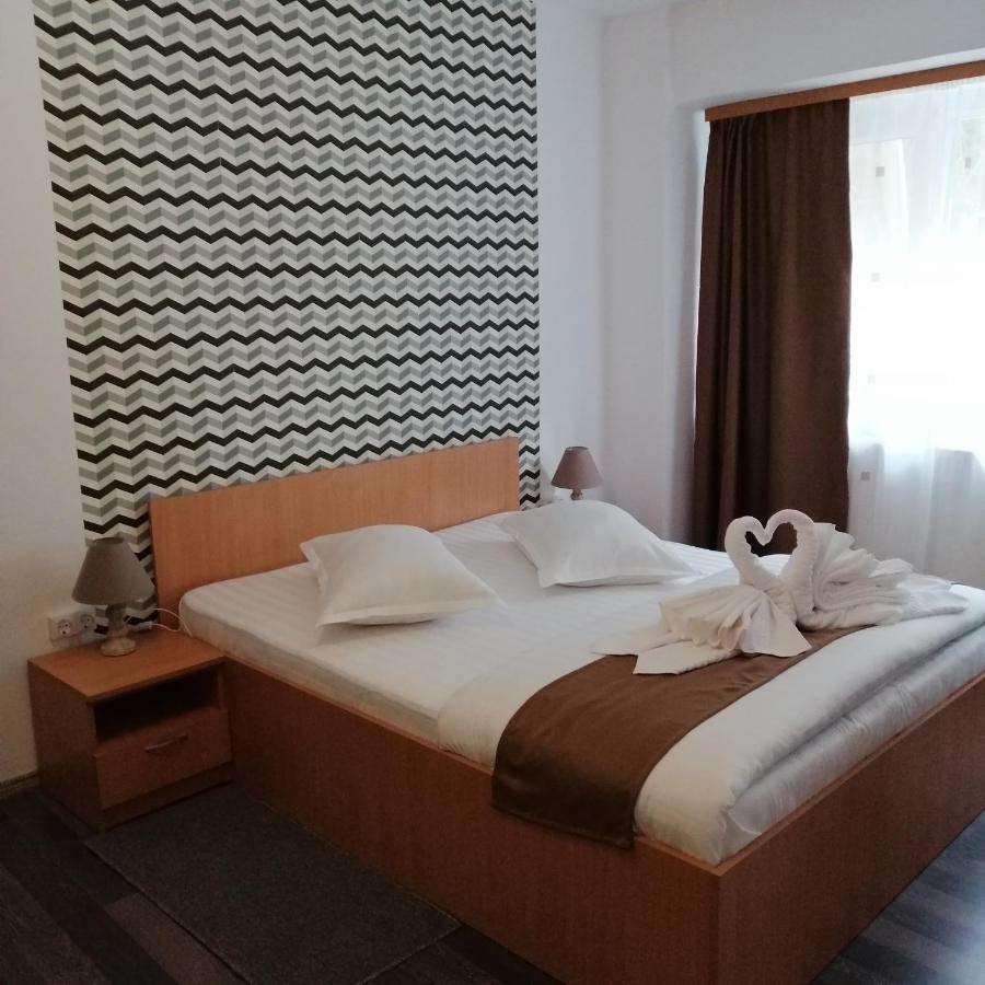 Karla Residence / Greta Residence Resita Ngoại thất bức ảnh